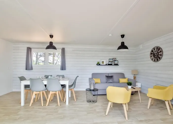 Pour 8 Dans Avec Piscine Chauffee *