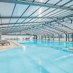 Pour 8 Dans Avec Piscine Chauffee شاليه *